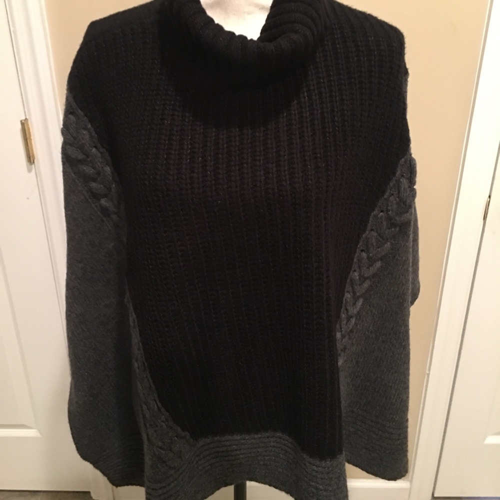 Simply Vera Vera Wang Sweater Black & Gray Cape NWOT!!